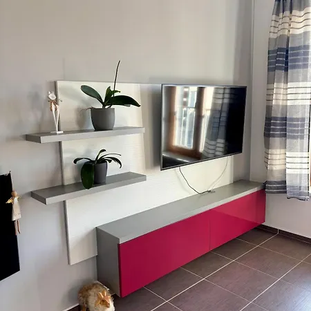 Luxury Flat In Purplered ברנו